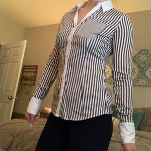 New York and company mixed media button up top